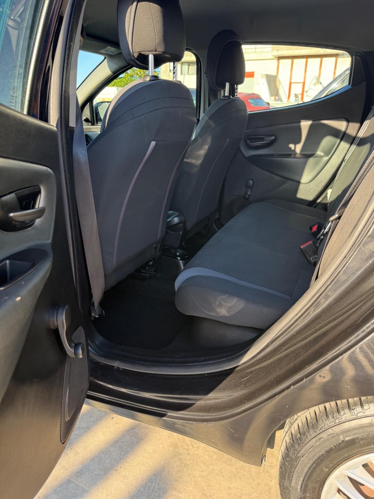 Lancia Ypsilon 1.2 69 CV 5 porte GPL Ecochic Gold
