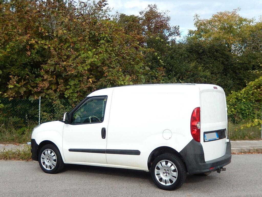 FIAT DOBLO' 1.4 T-Jet Metano con GANCIO TRAINO