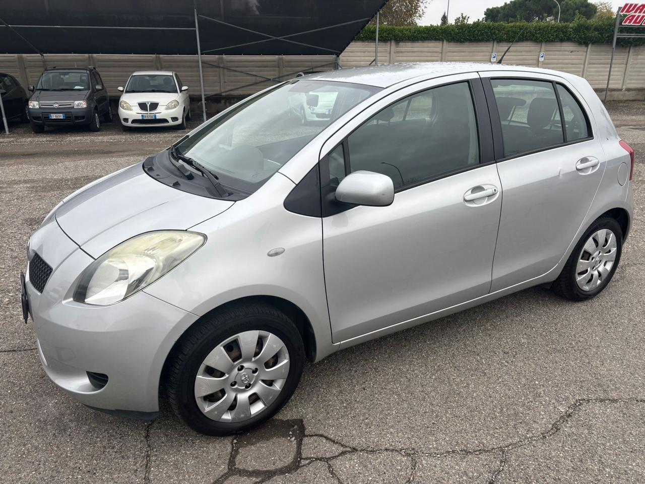 Toyota Yaris 1.0 5 porte