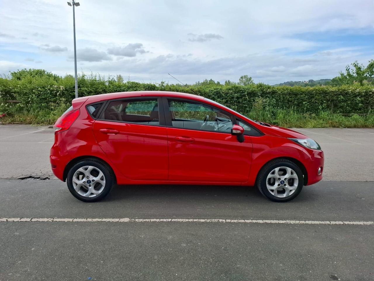 Ford Fiesta 1.4 5 porte Bz.- GPL Titanium