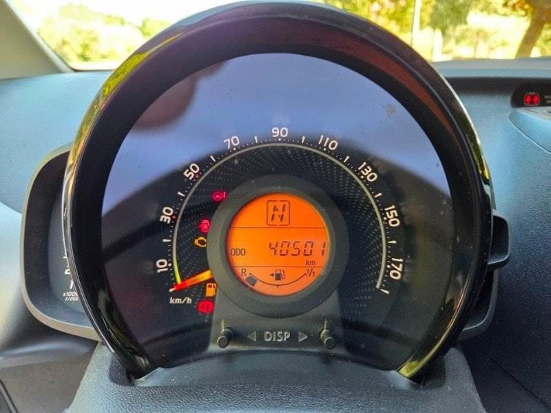 Toyota Aygo 2ª serie Connect 1.0 VVT-i 72 CV 5 porte x-play MMT
