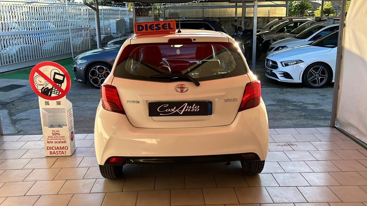 Toyota Yaris 1.4 D-4D Lounge 2015 DA VETRIN A