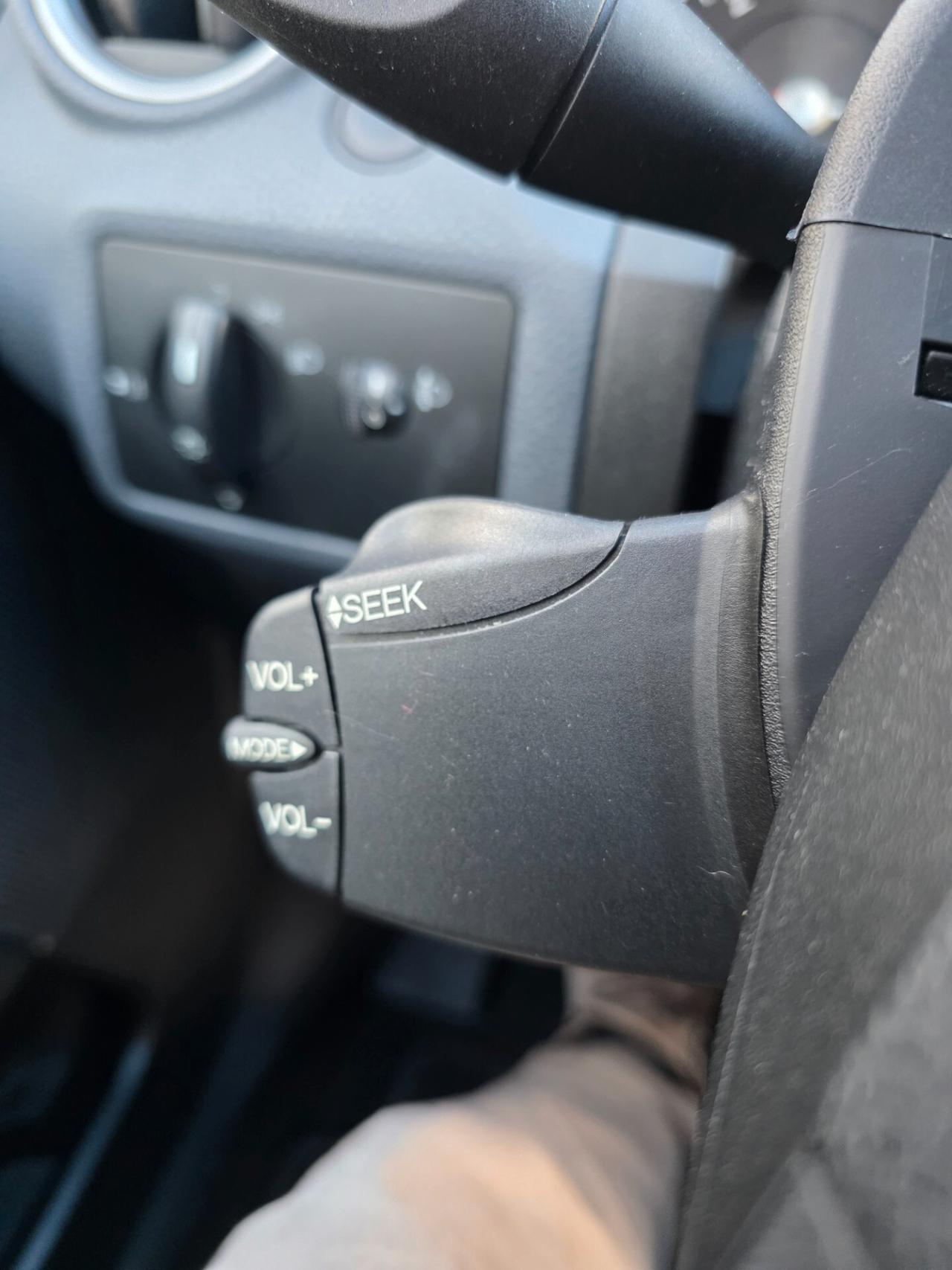 Ford Fiesta 1.4 TDCi 68CV 3 porte Titanium