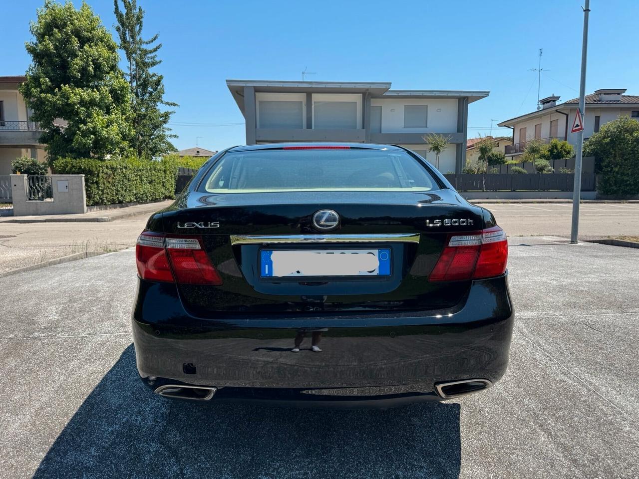 Lexus LS 600 600h