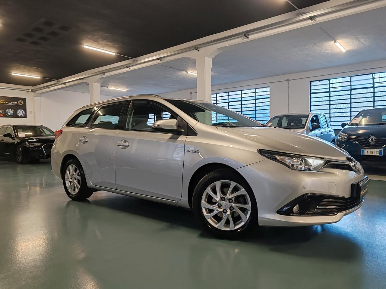 Toyota Auris 1.8 Hybrid Lounge