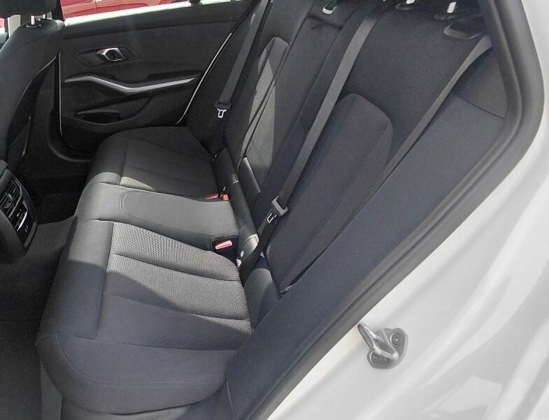 Bmw 318d 48V Touring Business Advantage