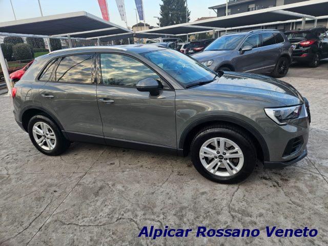 AUDI Q3 45 TFSI quattro S tronic Business sport