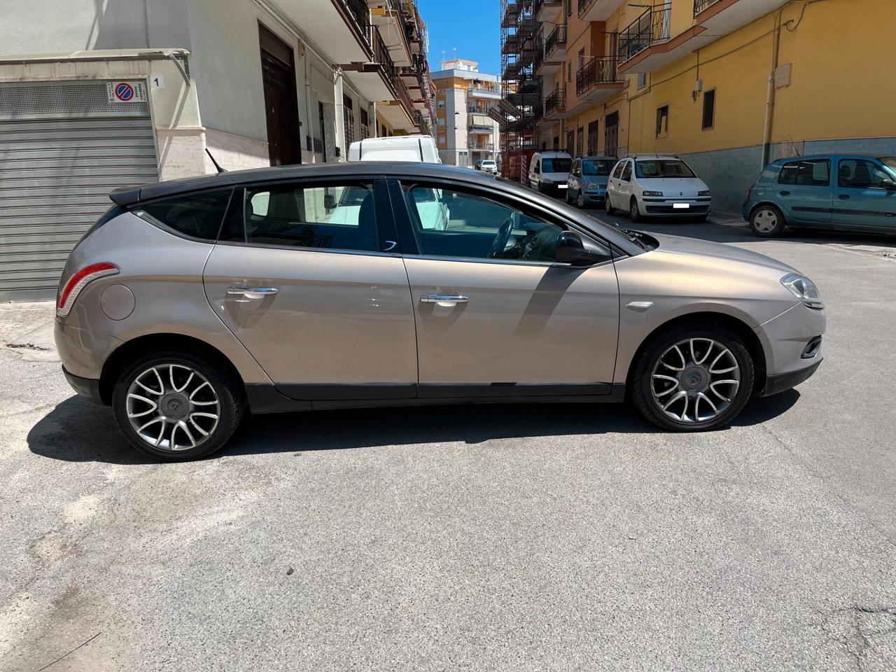 Lancia Delta 1.6 MJT DPF Oro