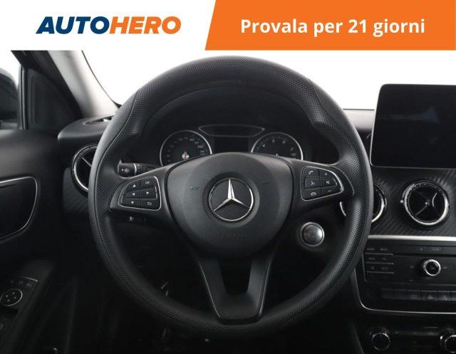 MERCEDES-BENZ GLA 180 Business