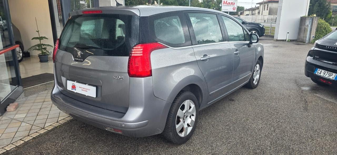 Peugeot 5008 1.6 Diesel 7 posti Neopatentati