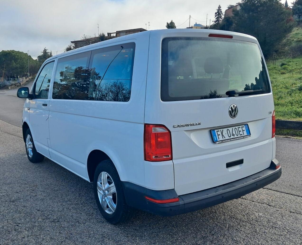 Volkswagen Caravelle 2.0 TDI DSG 9 posti (Iva Esposta)