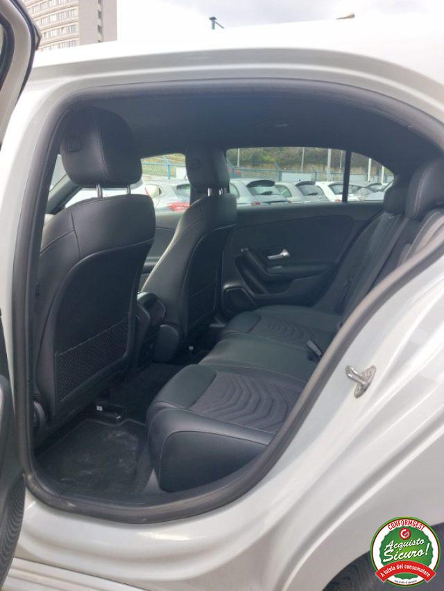 MERCEDES-BENZ A 180 d Automatic Premium