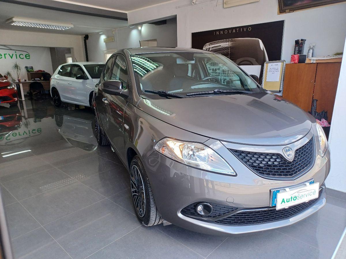 LANCIA - Ypsilon - 1.0 FireFly 5p. S&S Hybrid Gold