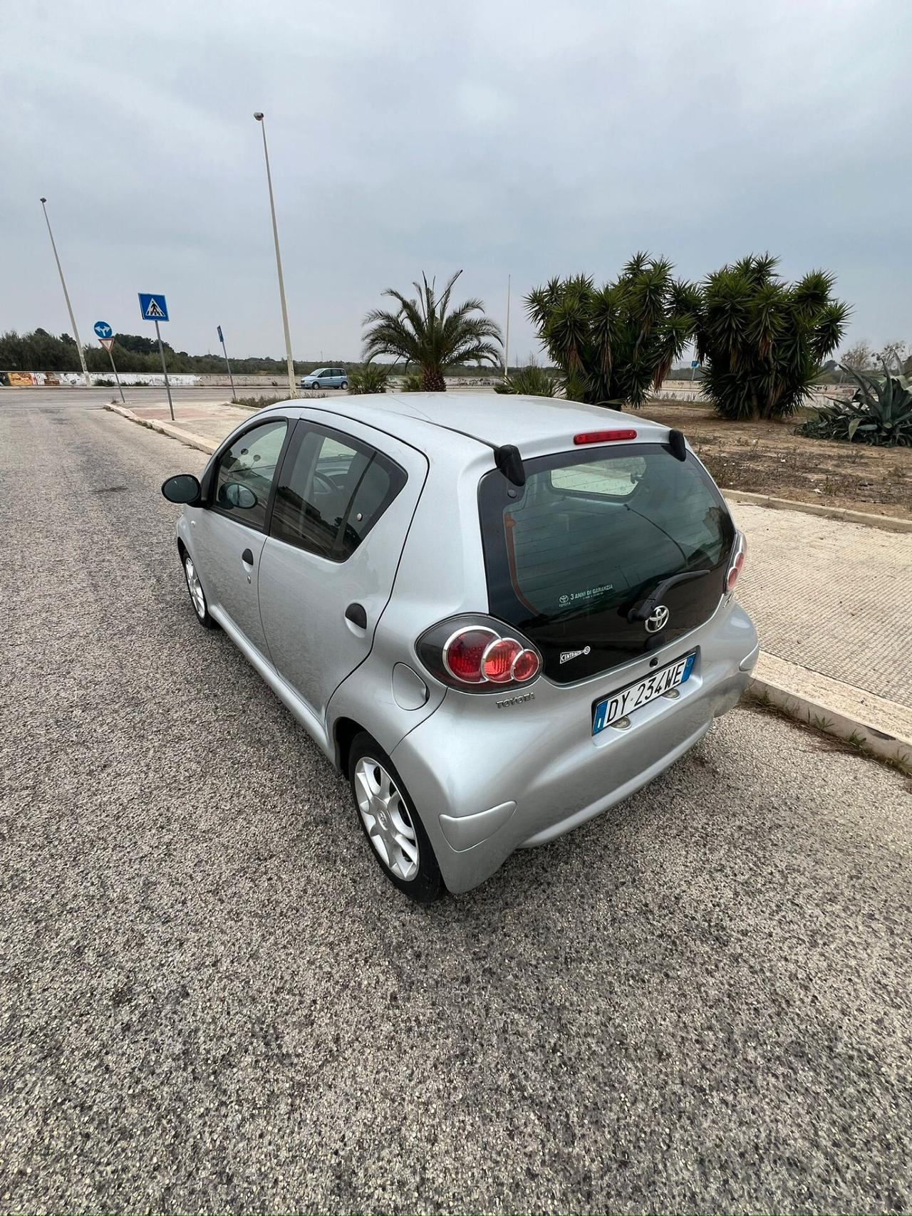 Toyota Aygo 1.0 12V 5 porte Sol NEOPATENTATI