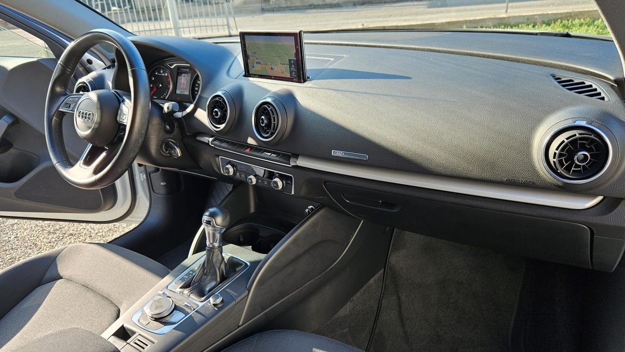 Audi A3 35 TFSI automatico