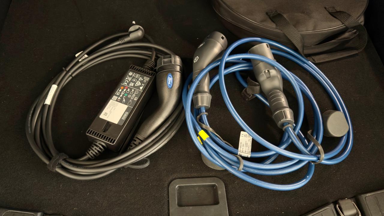 FORD KUGA 2.5 PLUG-IN HYBRID ST-LINE 2WD CVT 225CV - FULL LED