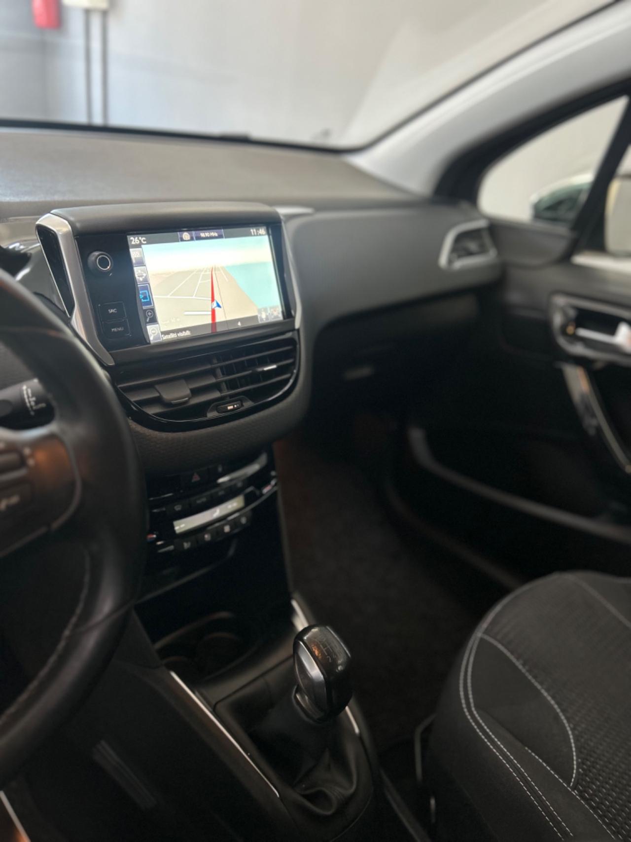 Peugeot 208 PureTech 82 5 porte Allure
