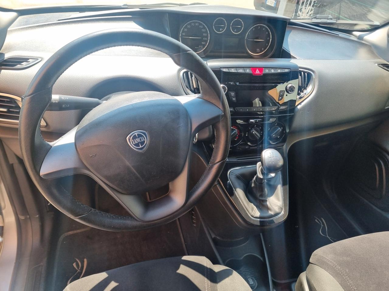 Lancia Ypsilon 1.2 69 CV 5 porte S&S Platinum unica proprietaria
