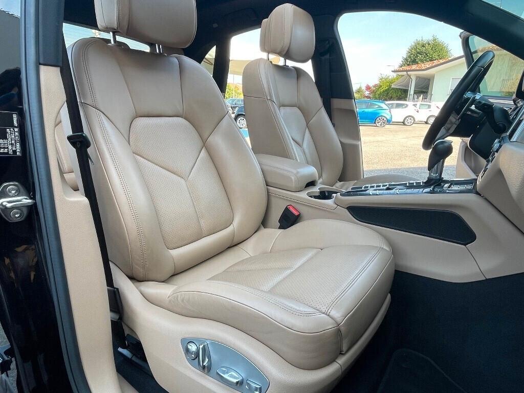 Porsche Macan 2.0 pdk 245cv
