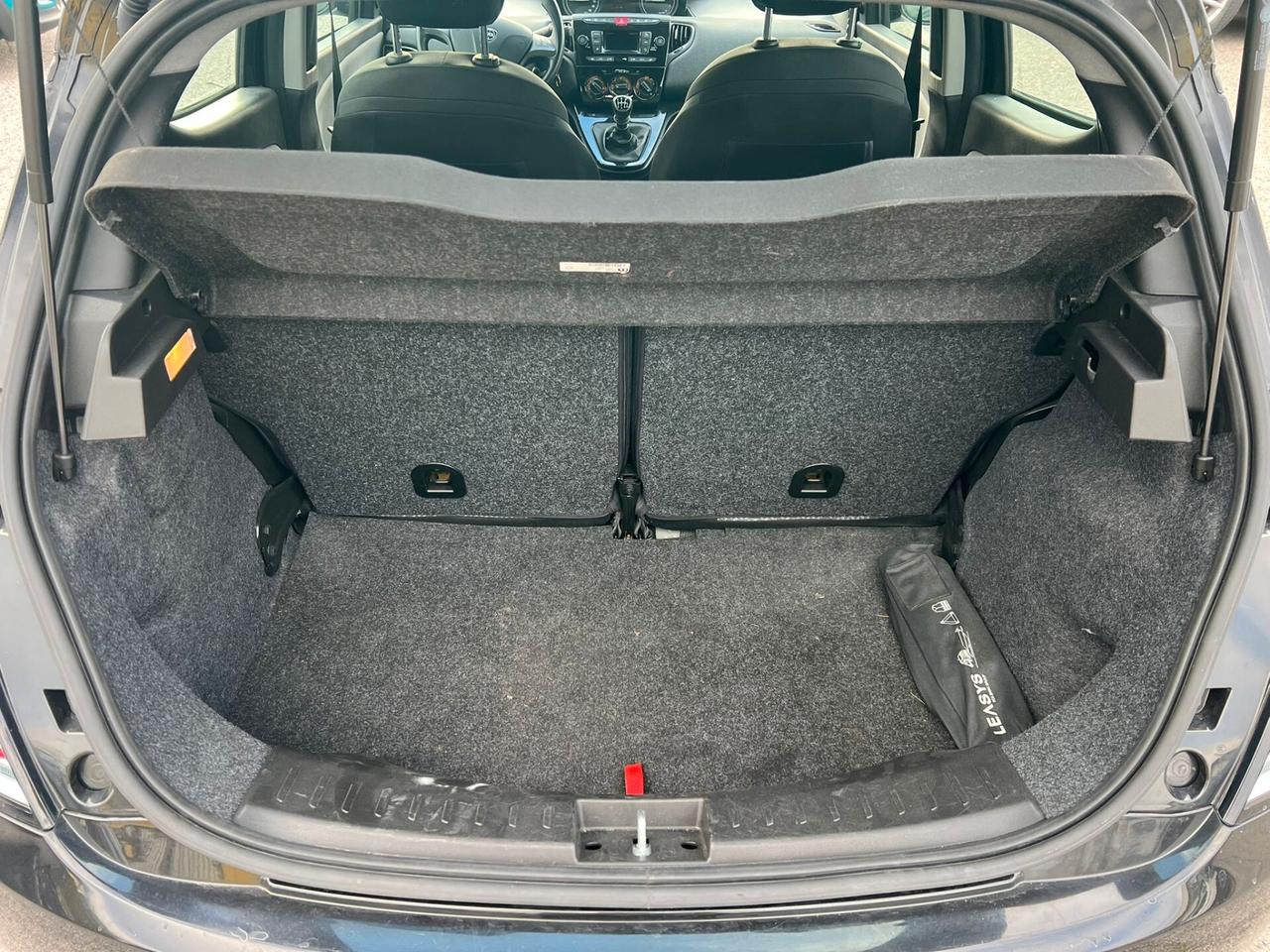 Lancia Ypsilon 1.0 FireFly 5 porte S&S Hybrid Ecochic