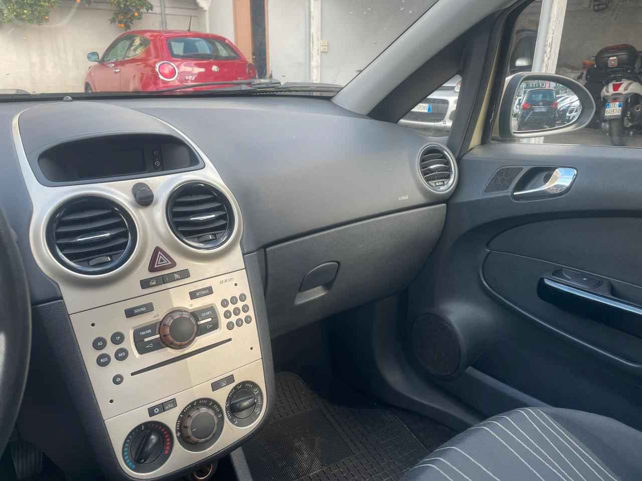 Opel Corsa 1.2 5 porte Cosmo