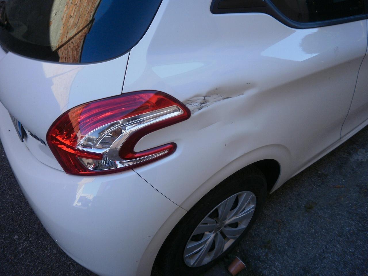 Peugeot 208 PureTech 82 3 porte Allure