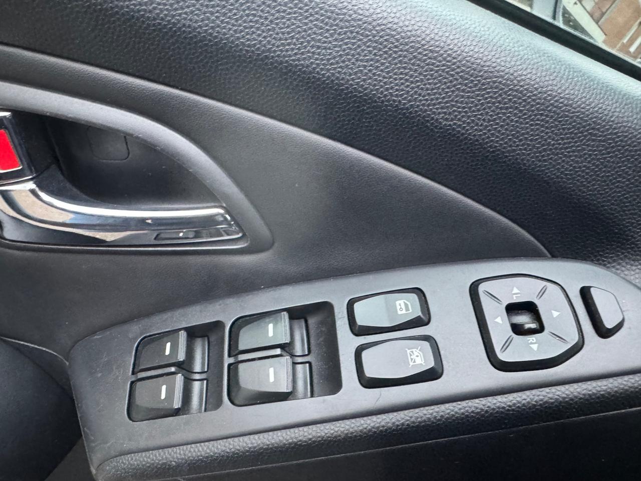 Hyundai iX35 1.7 CRDi 2WD neopaten garanzia 12 mesi