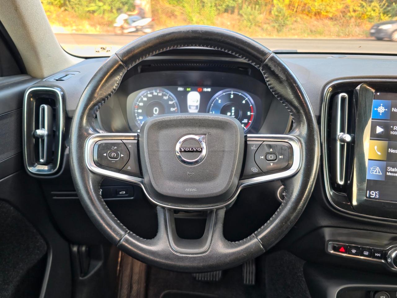Volvo XC40 D3 Geartronic R-design CV-150 E6 Automatica NEO 2020