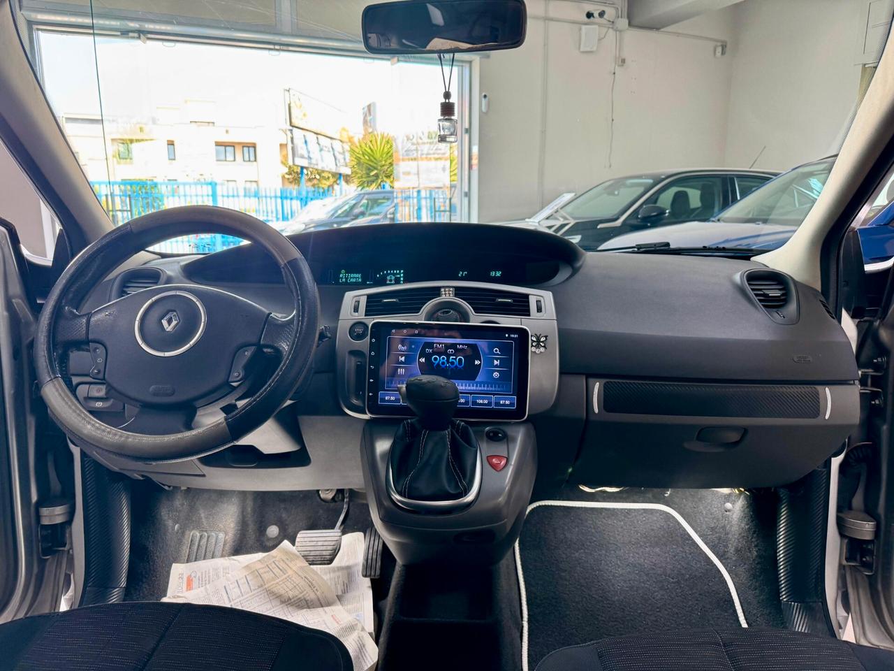 Renault Scenic 1.9 dCi 130CV EDC Dynamique