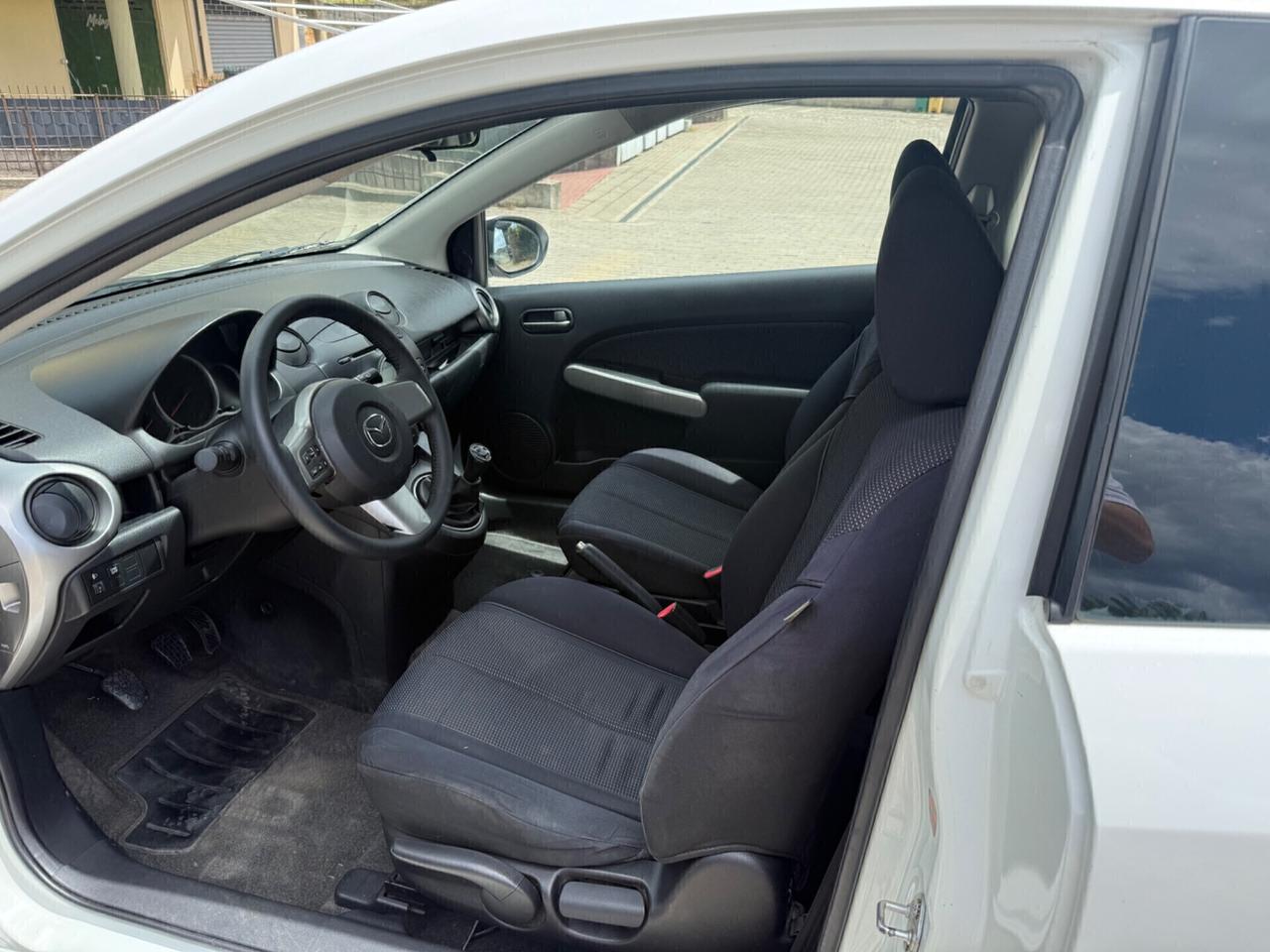 Mazda2 1.3 16V 86CV neopatentato