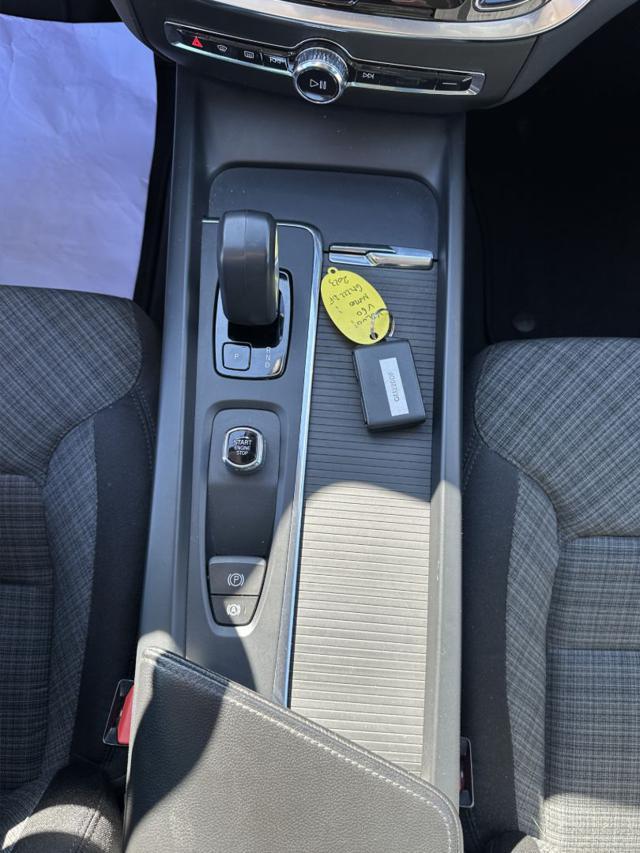 VOLVO V60 B4 (d) automatico Essential