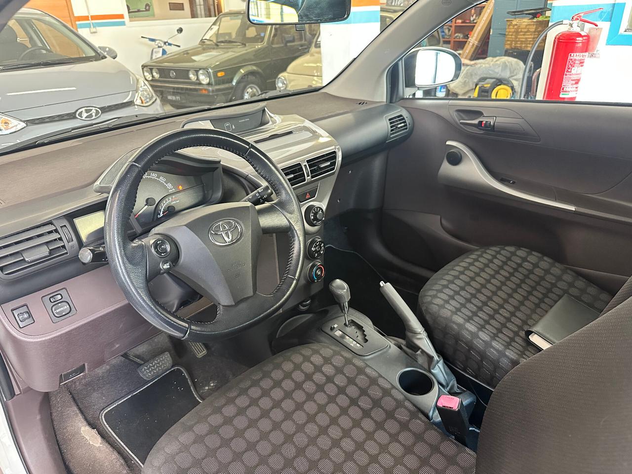 Toyota iQ 1.0 Multidrive
