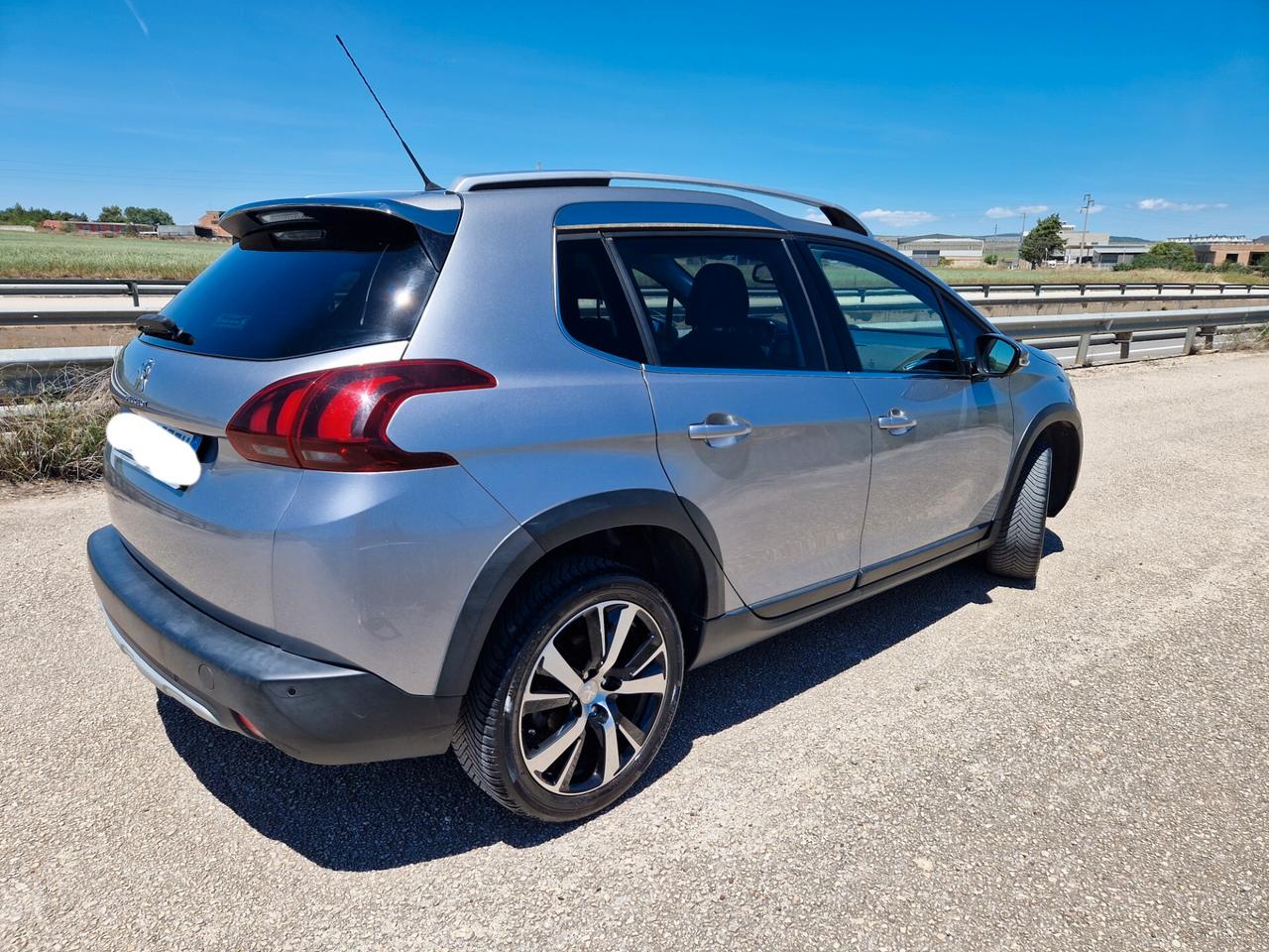 Peugeot 2008 BlueHDi 100 Allure