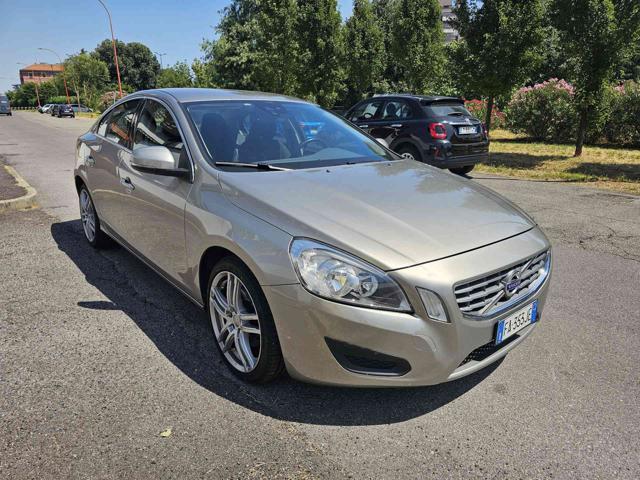 VOLVO S60 D3 Momentum