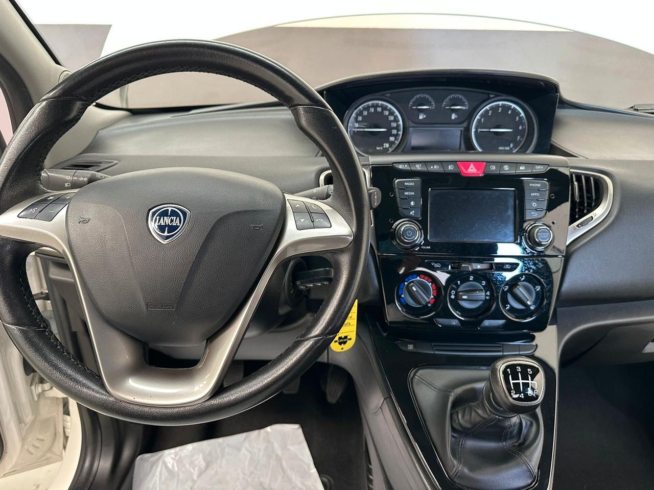 Lancia Ypsilon 1.0 FireFly 5 porte S&S Hybrid Ecochic