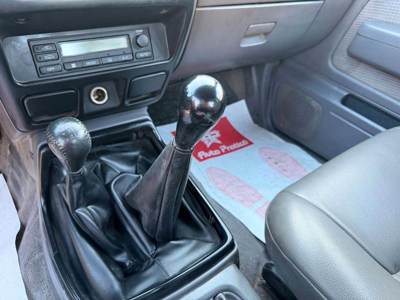 Nissan Navara King Cab 2.5 Diesel 2 porte con gancio di traino