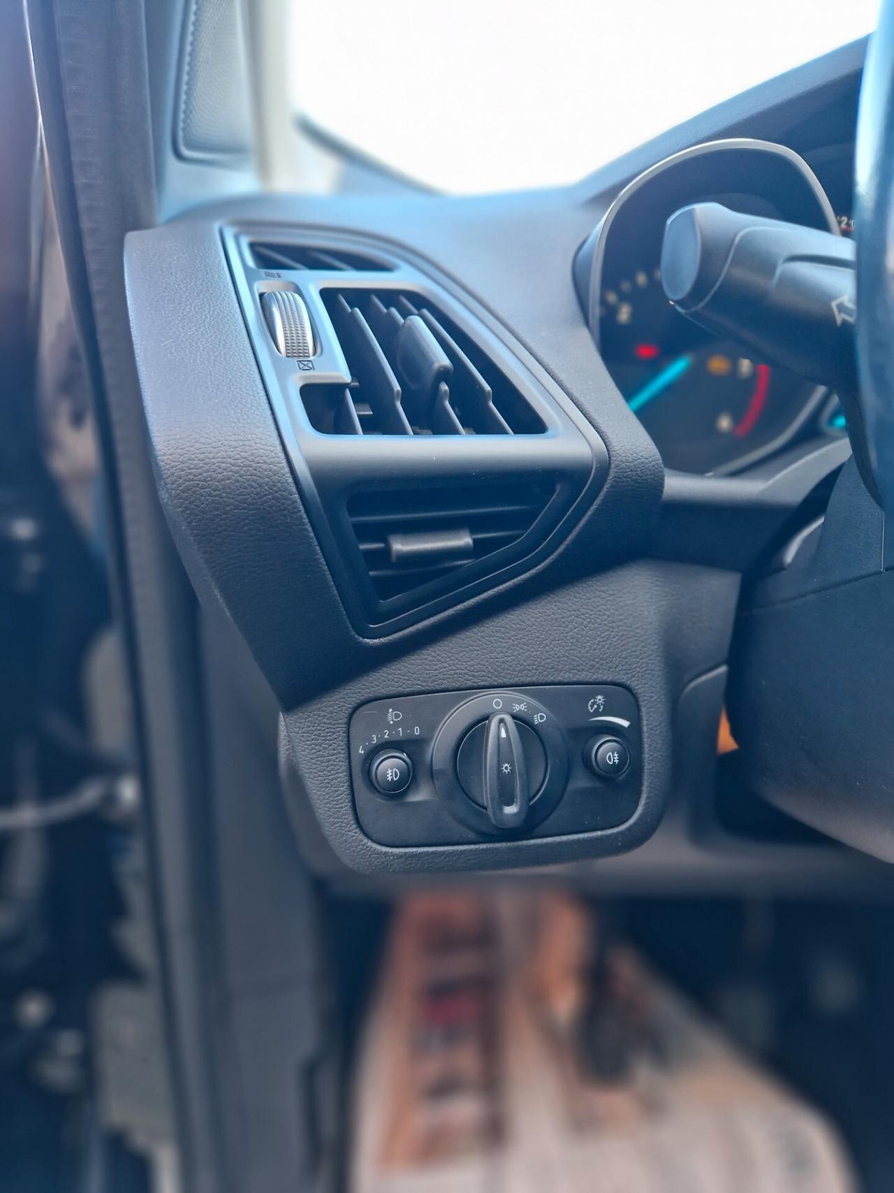 Ford Kuga 1.5 TDCI 120 CV S&S 2WD Business