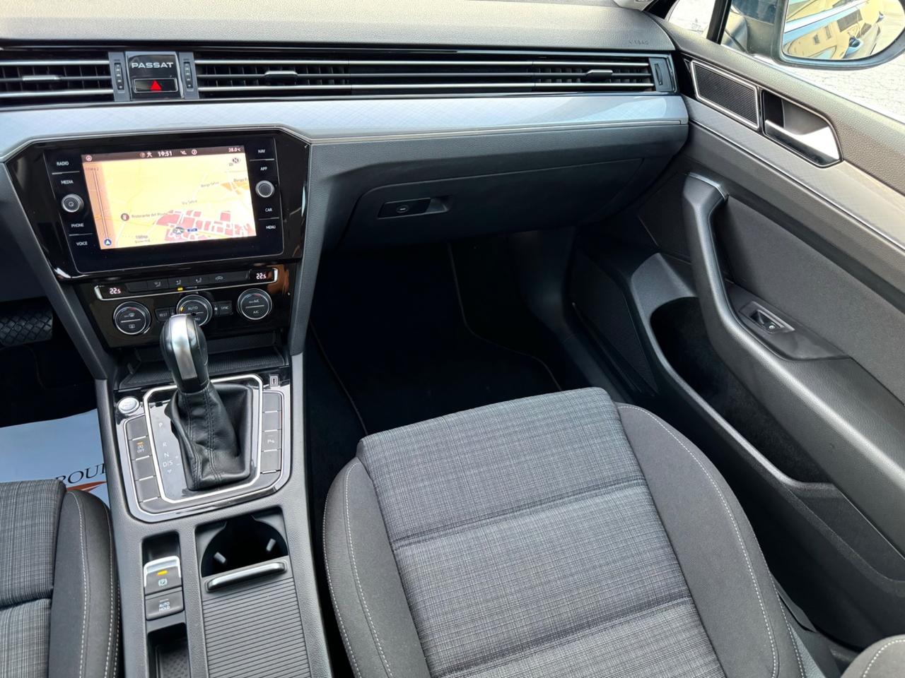 VOLKSWAGEN PASSAT 1.6 Tdi EVO Dsg - Led Navi