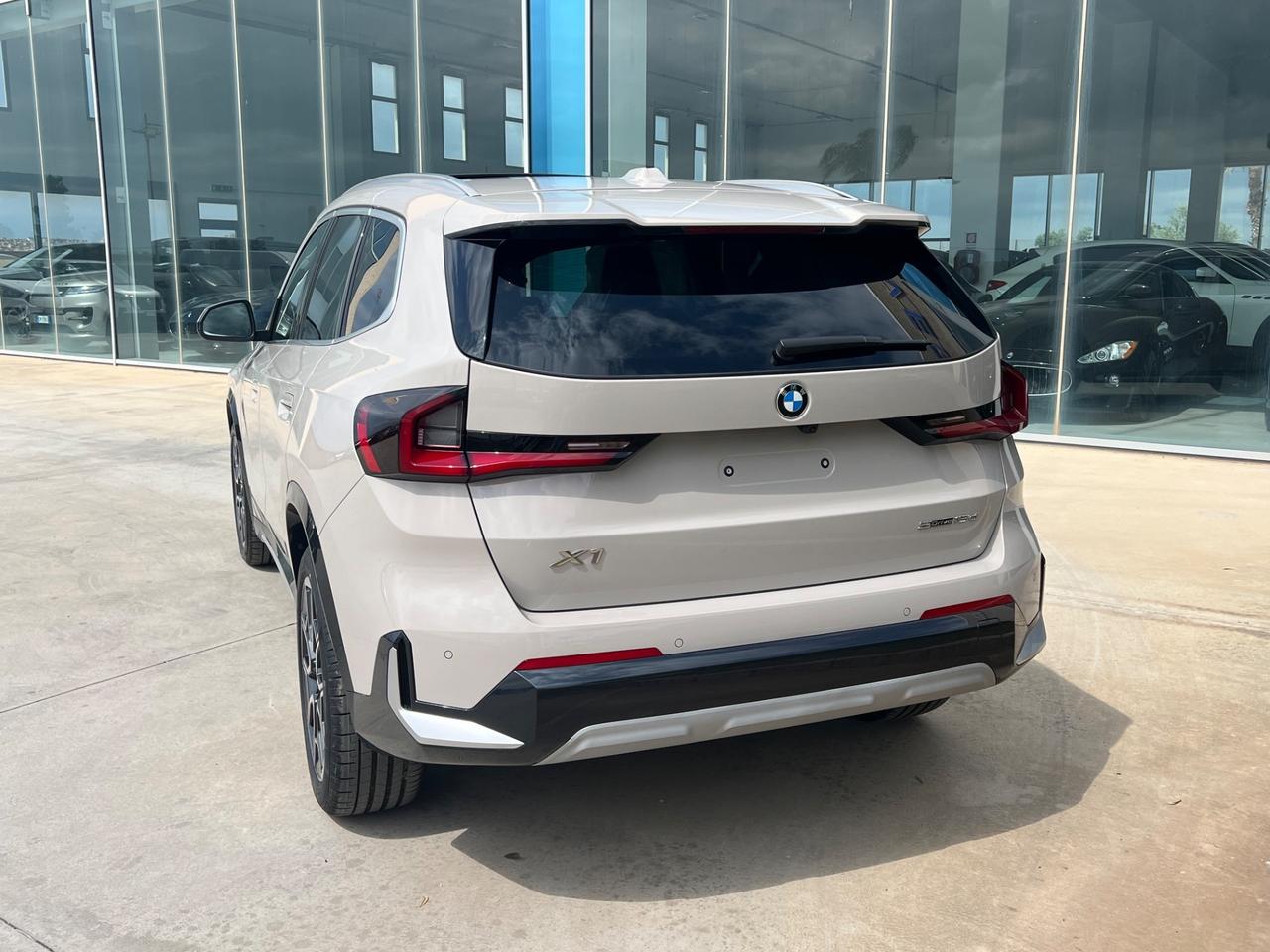 Bmw X1 sDrive 18d xLine possibilità noleggio no scoring