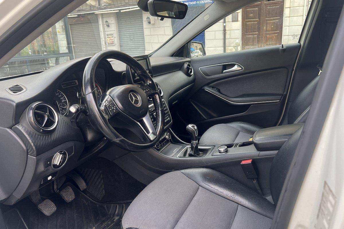 MERCEDES GLA 180 CDI Premium
