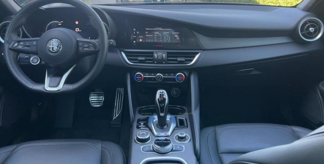 Alfa Romeo Giulia 2.0 280 CV Q4 Ti-Rata da 285€ al mese