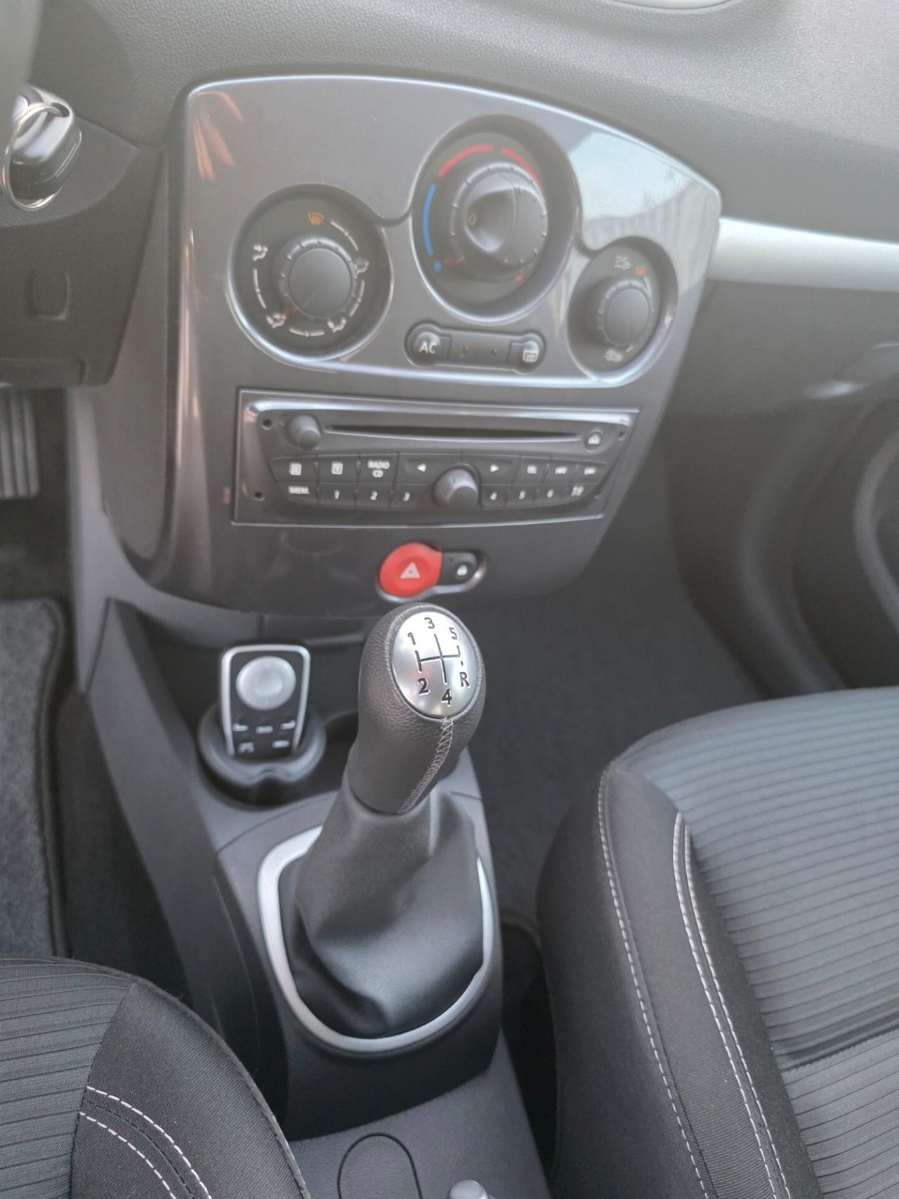 Renault Clio 1.2 75CV perfetta e garantita 12 mesi