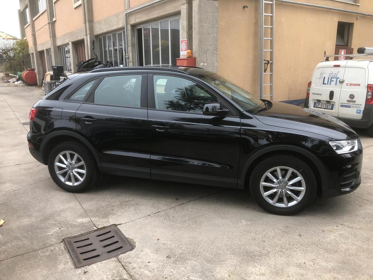 Audi Q3 2.0 TDI 150 CV Business
