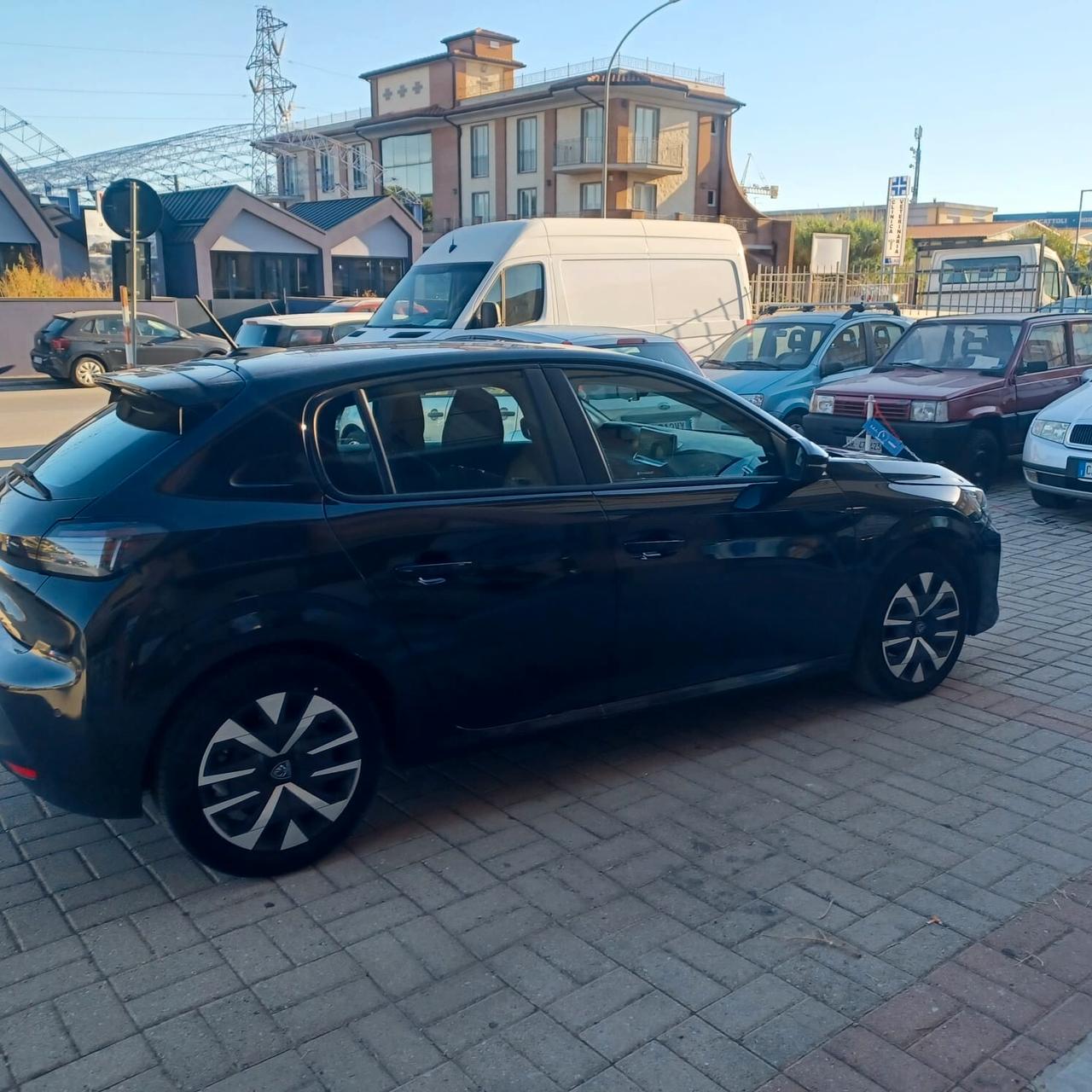 52778km COME NUOVA PEUGEOT 208 .12 NEOPATENTATI