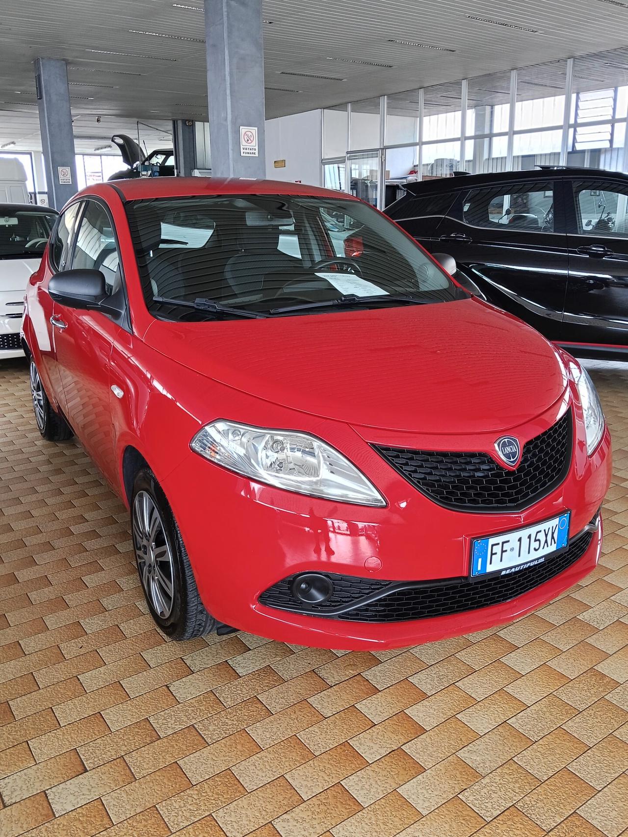 Lancia Ypsilon 1.2 69 CV 5 porte Silver