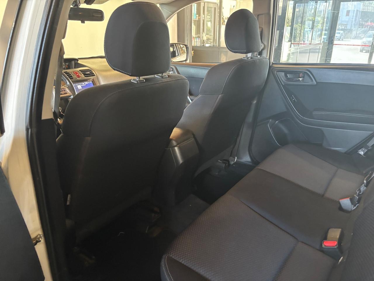 Subaru Forester 2.0D |BIANCO PERLA GANCIO TRAINO