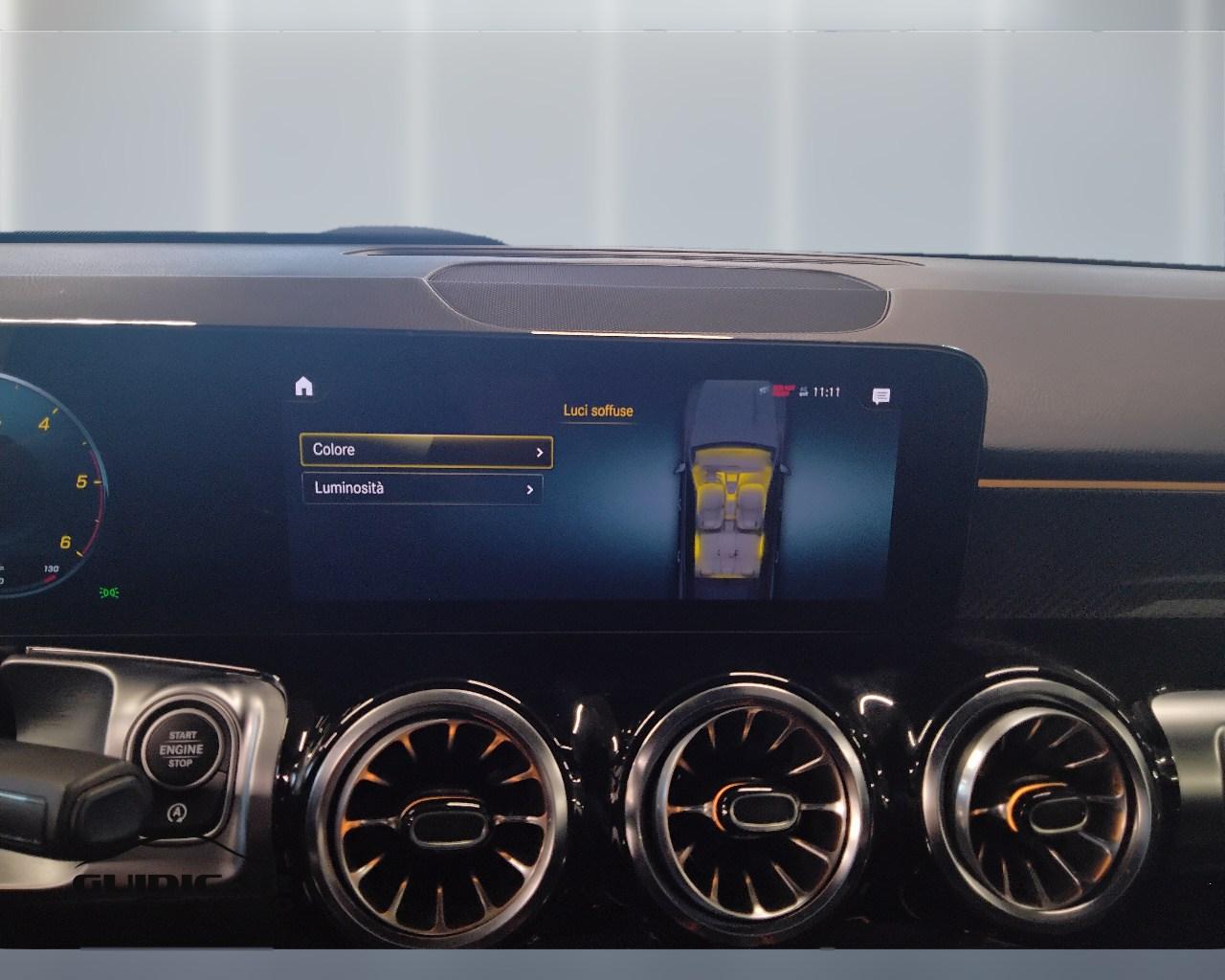Mercedes-Benz GLB - X247 2019 - GLB 180 d Premium auto