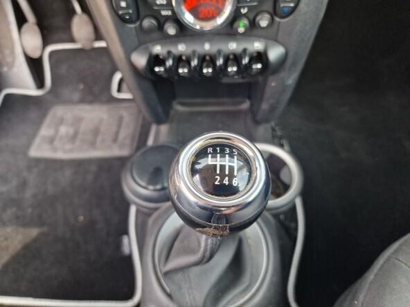 Mini 1.6 16V Cooper D solo KM 78.000