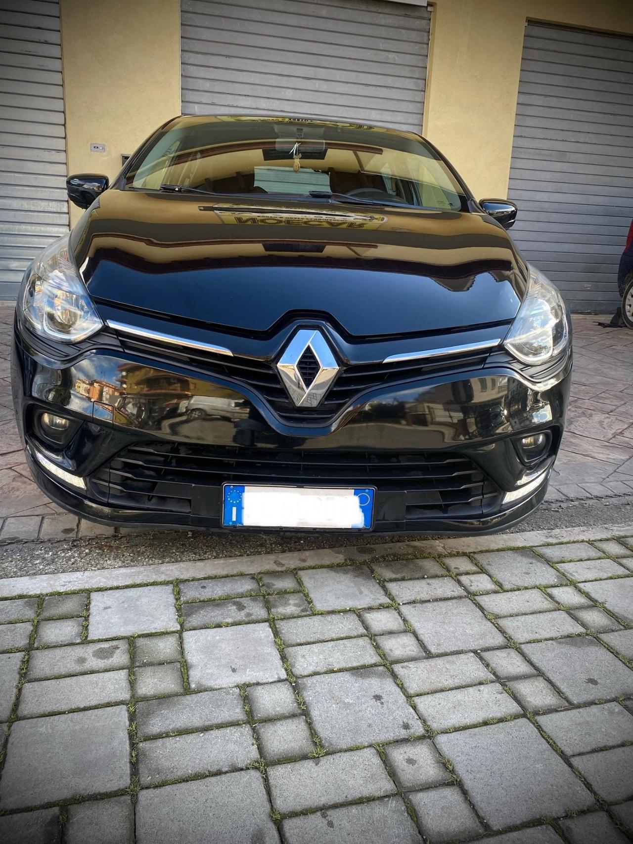 Renault Clio X neopatentati