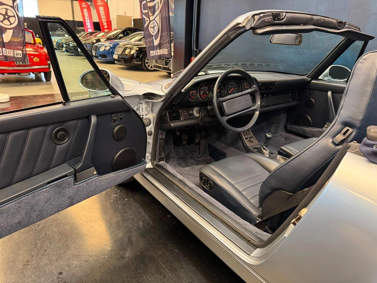Porsche 964 Carrera 2 Cabrio